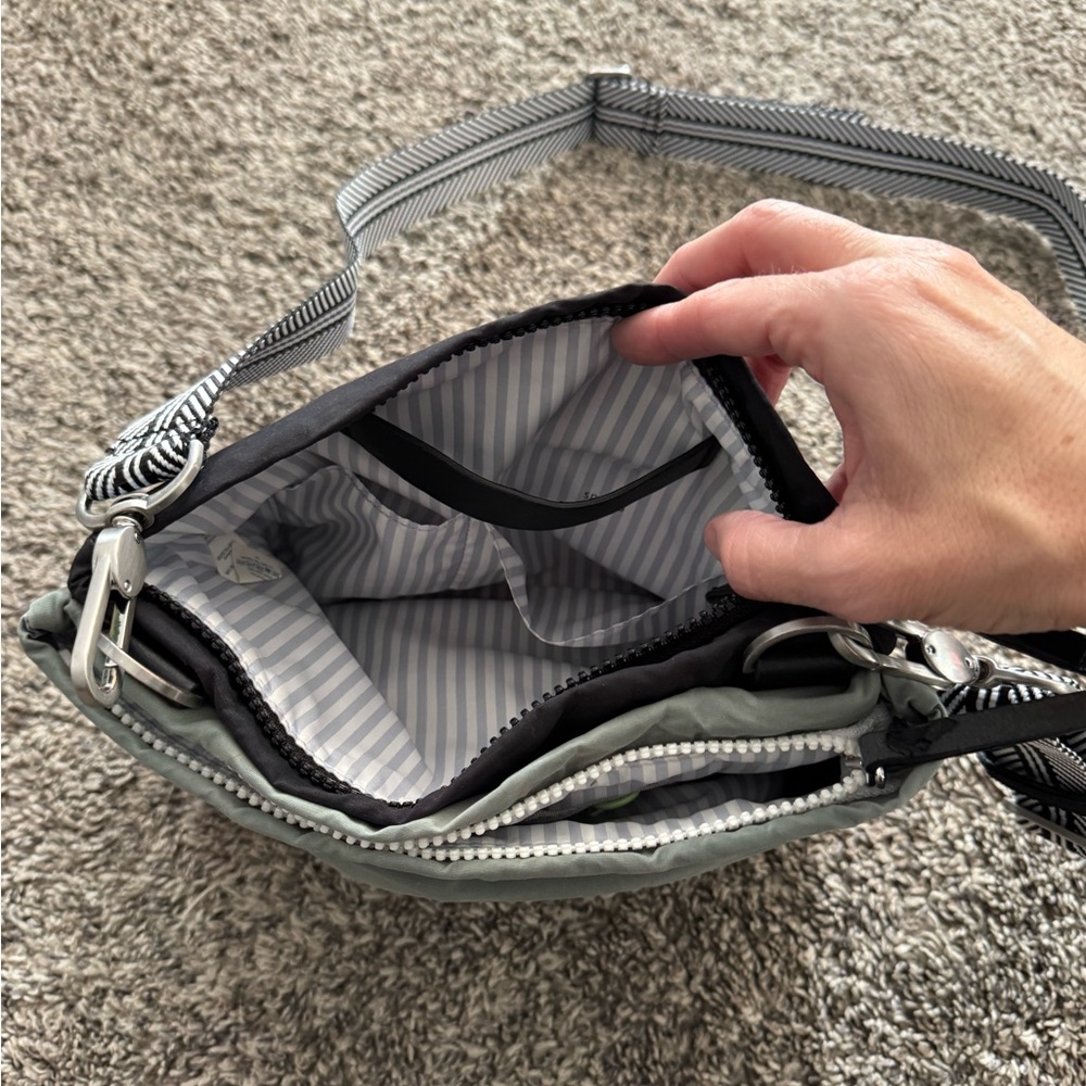 Lululemon Hip To Be Free Bag - Rare Sage Green and Black! - Picture 3 of 9